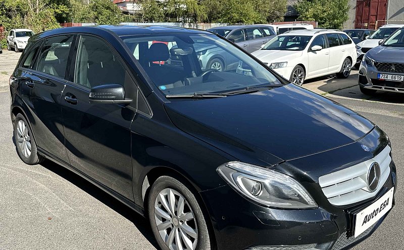 Mercedes-Benz Třída B 2.0T  B220 4Mat