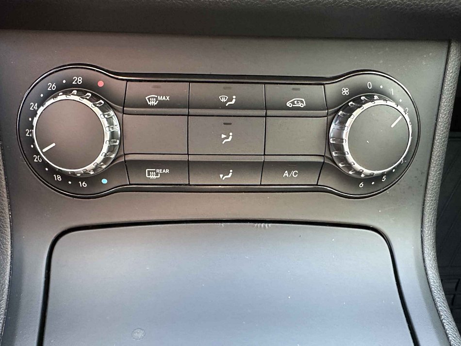 Mercedes-Benz Třída B 2.0T  B220 4Mat