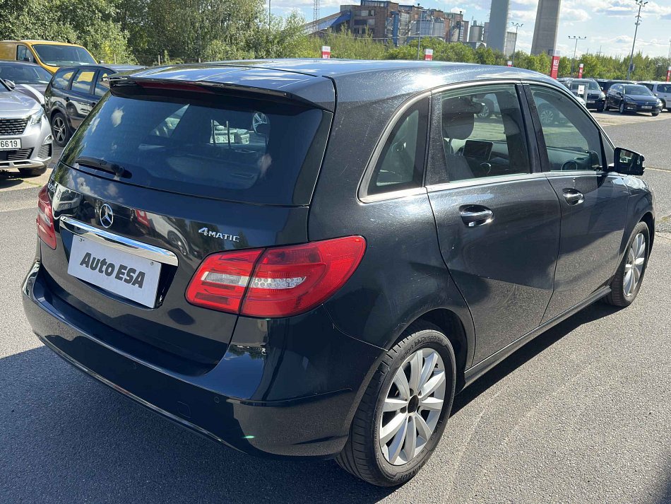 Mercedes-Benz Třída B 2.0T  B220 4Mat