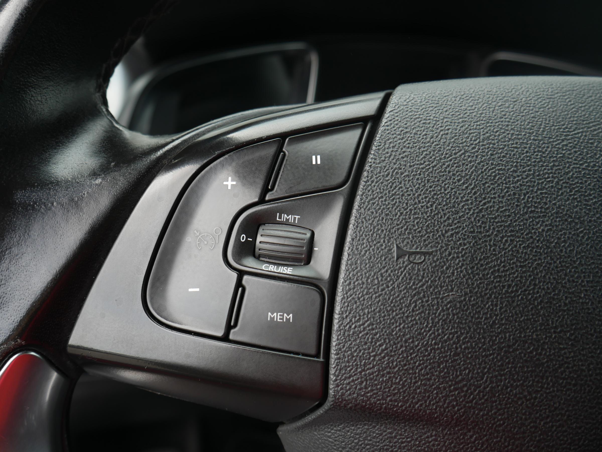 Citroën DS5, 2016 - pohled č. 16