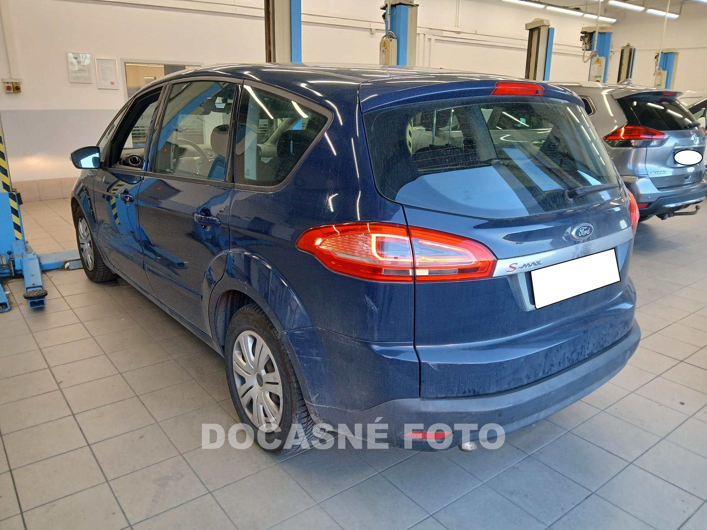Ford S-MAX, 2012 - pohled č. 2