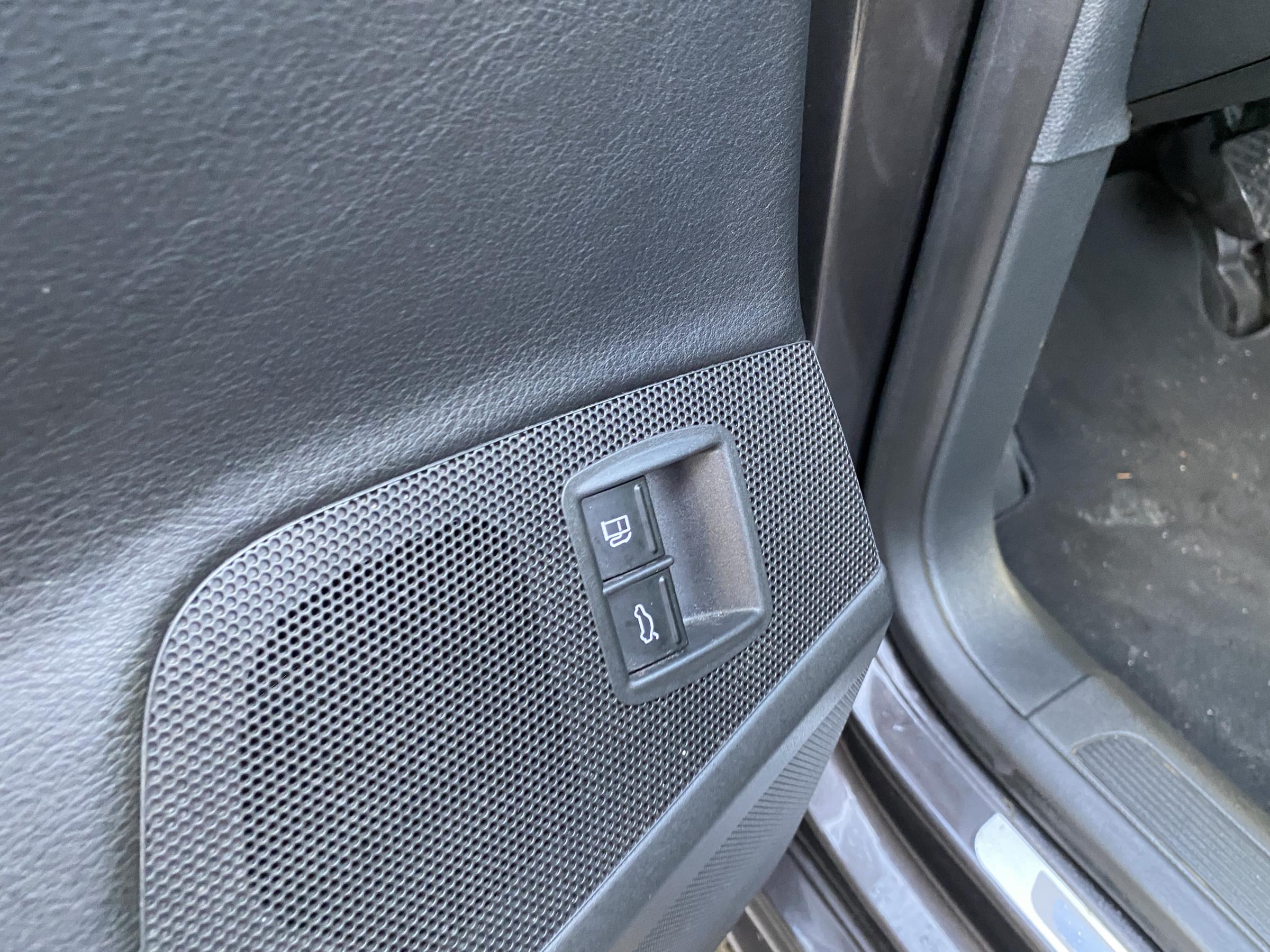 Volkswagen Passat CC, 2011 - pohled č. 14