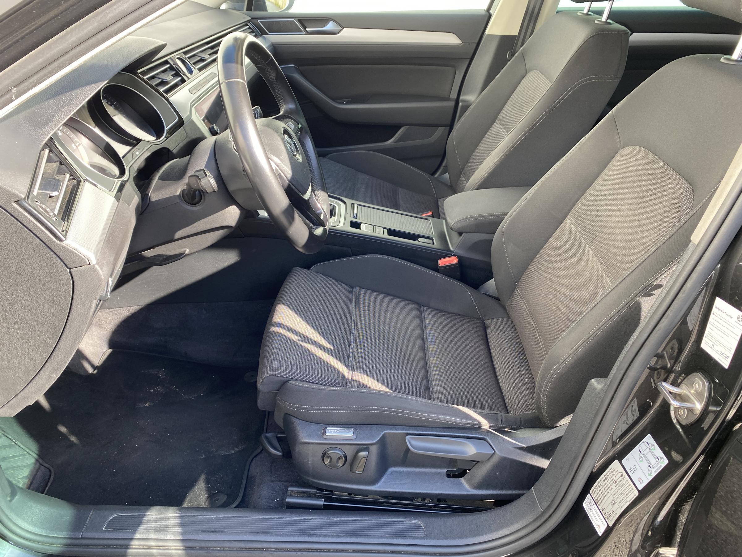 Volkswagen Passat, 2017 - pohled č. 10