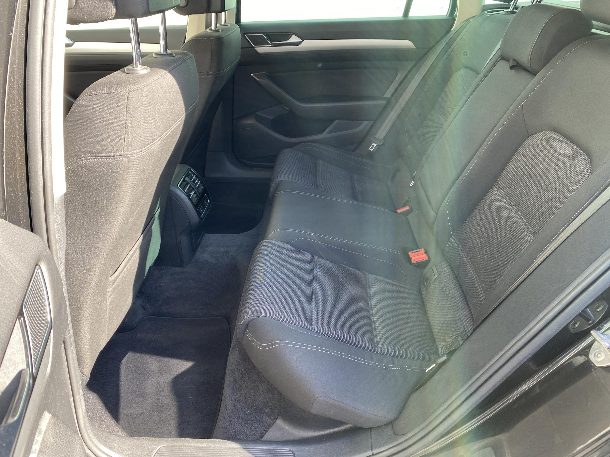 Volkswagen Passat, 2017 - pohled č. 11