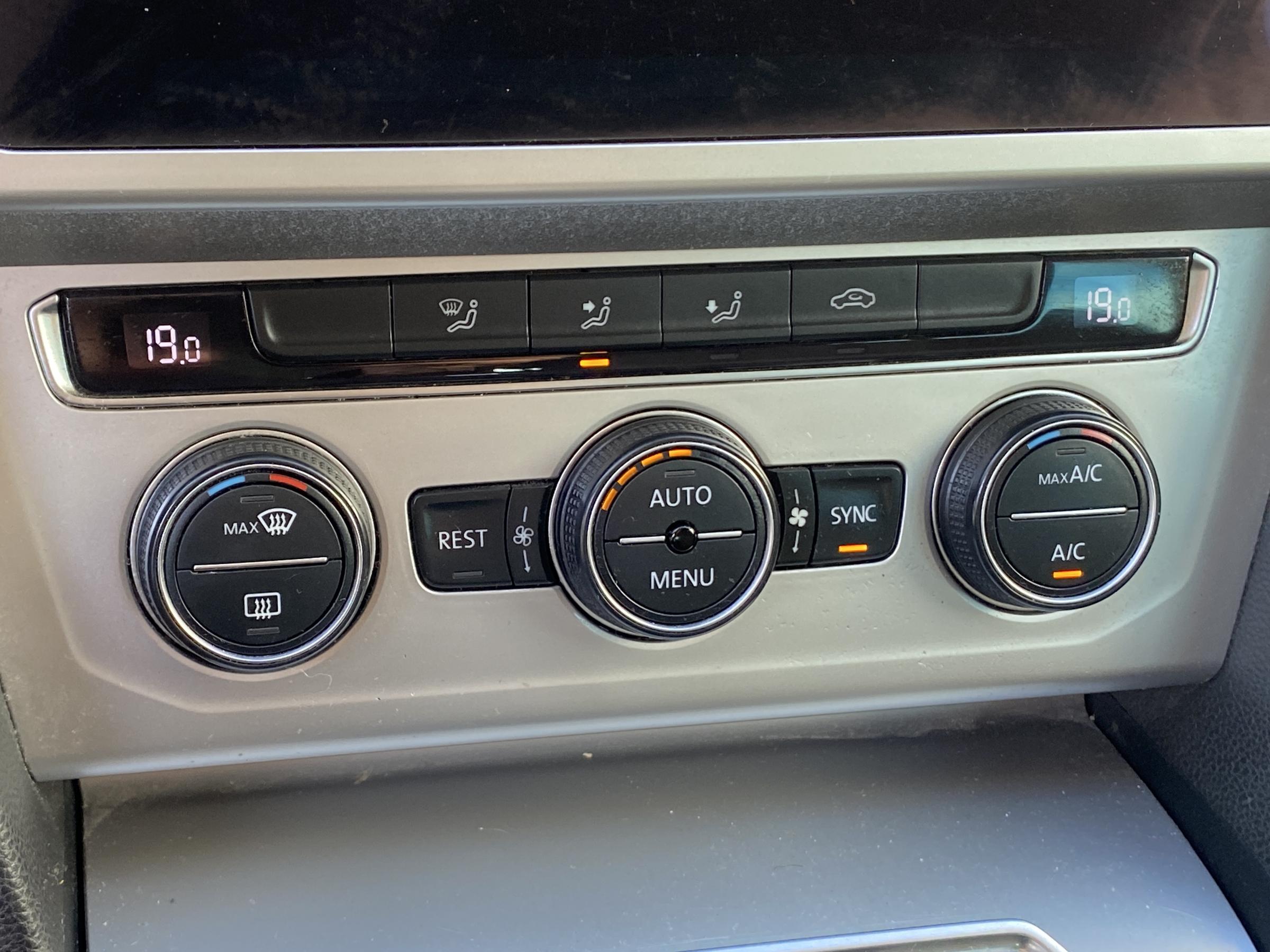 Volkswagen Passat, 2017 - pohled č. 17