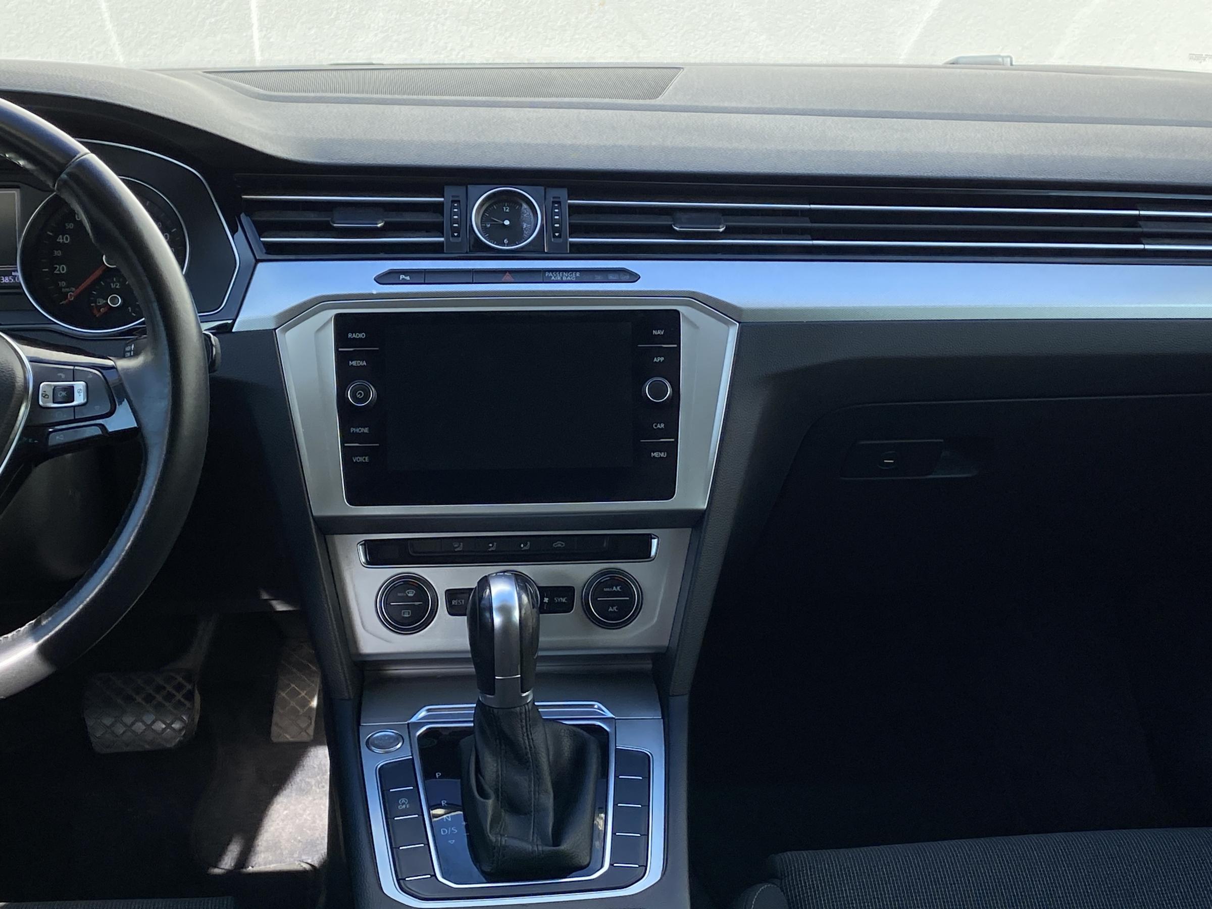 Volkswagen Passat, 2017 - pohled č. 9