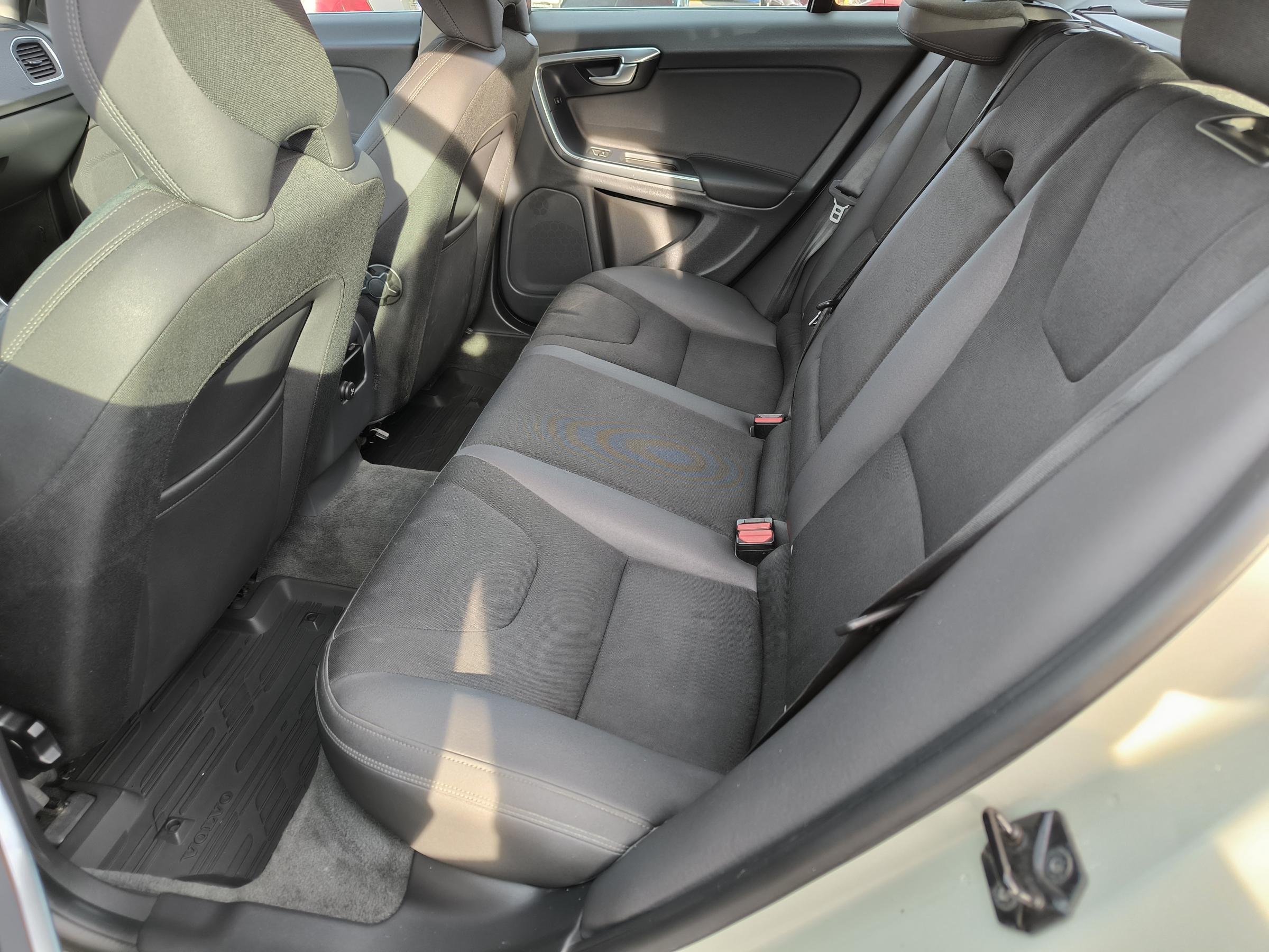 Volvo V60, 2011 - pohled č. 10