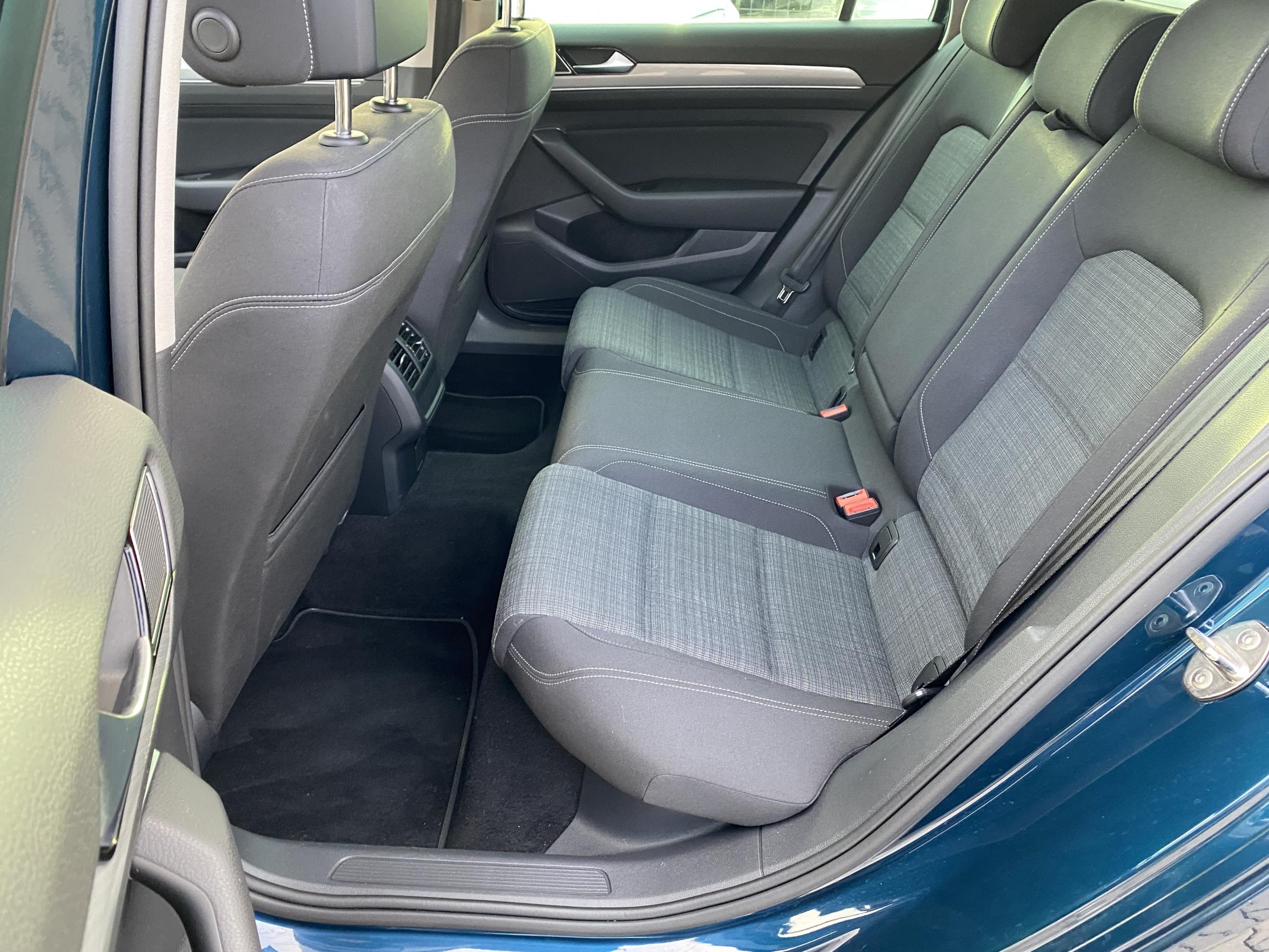 Volkswagen Passat, 2020 - pohled č. 11