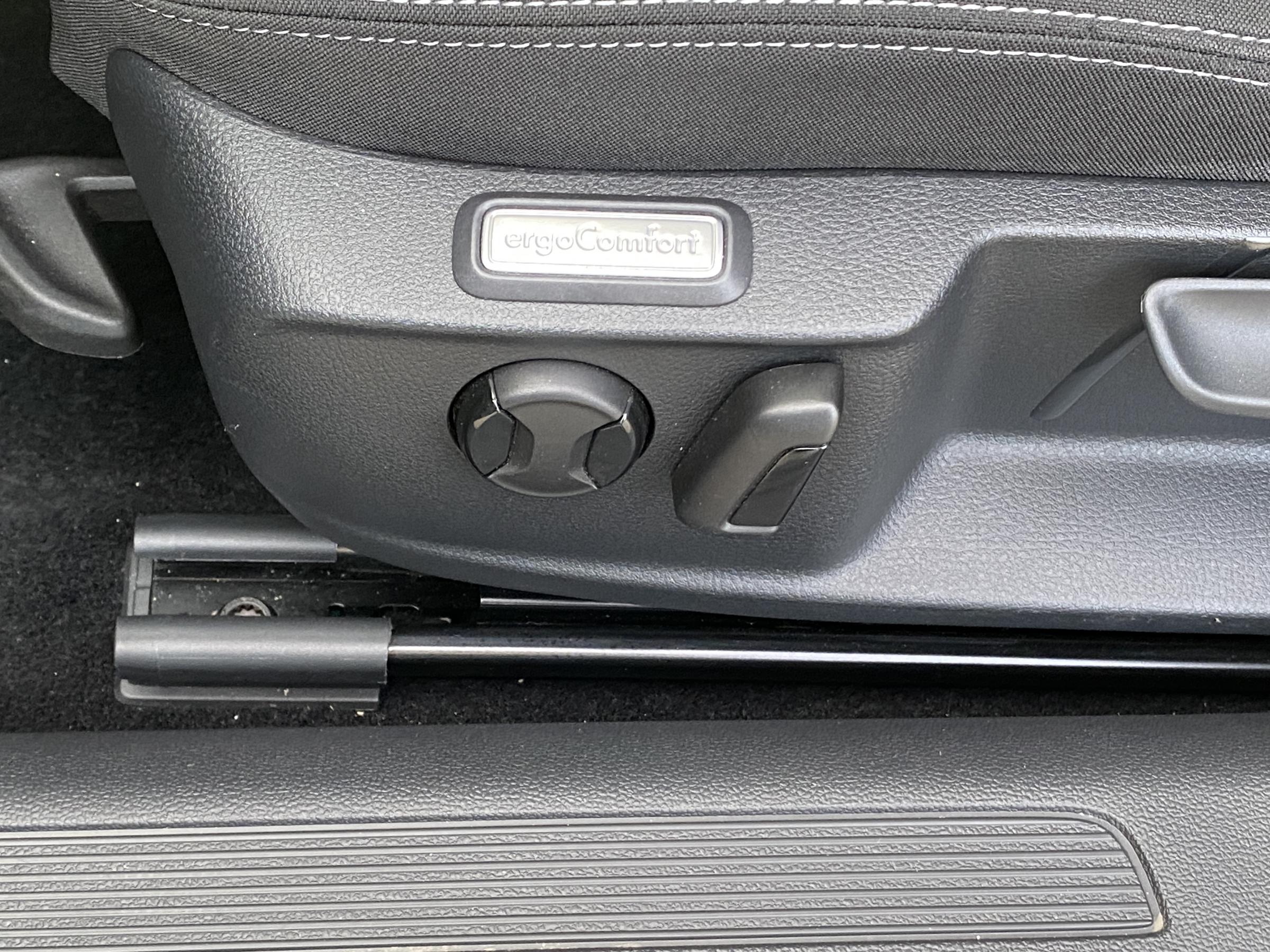 Volkswagen Passat, 2020 - pohled č. 13