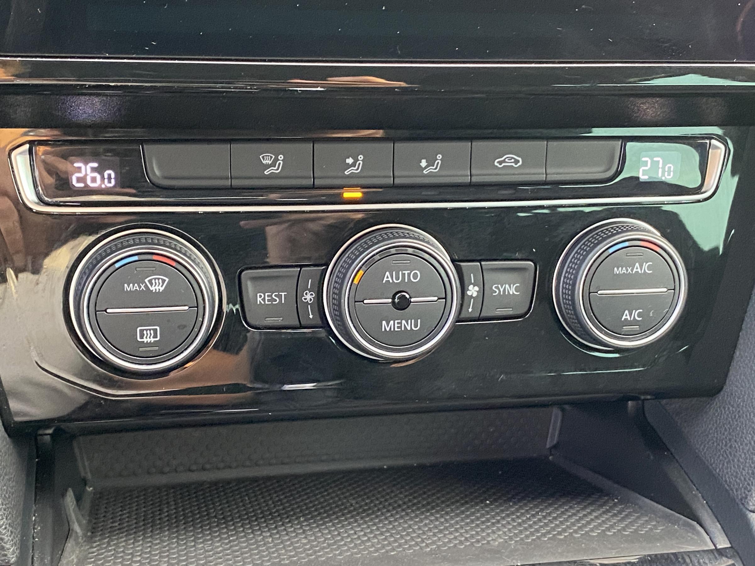 Volkswagen Passat, 2020 - pohled č. 17