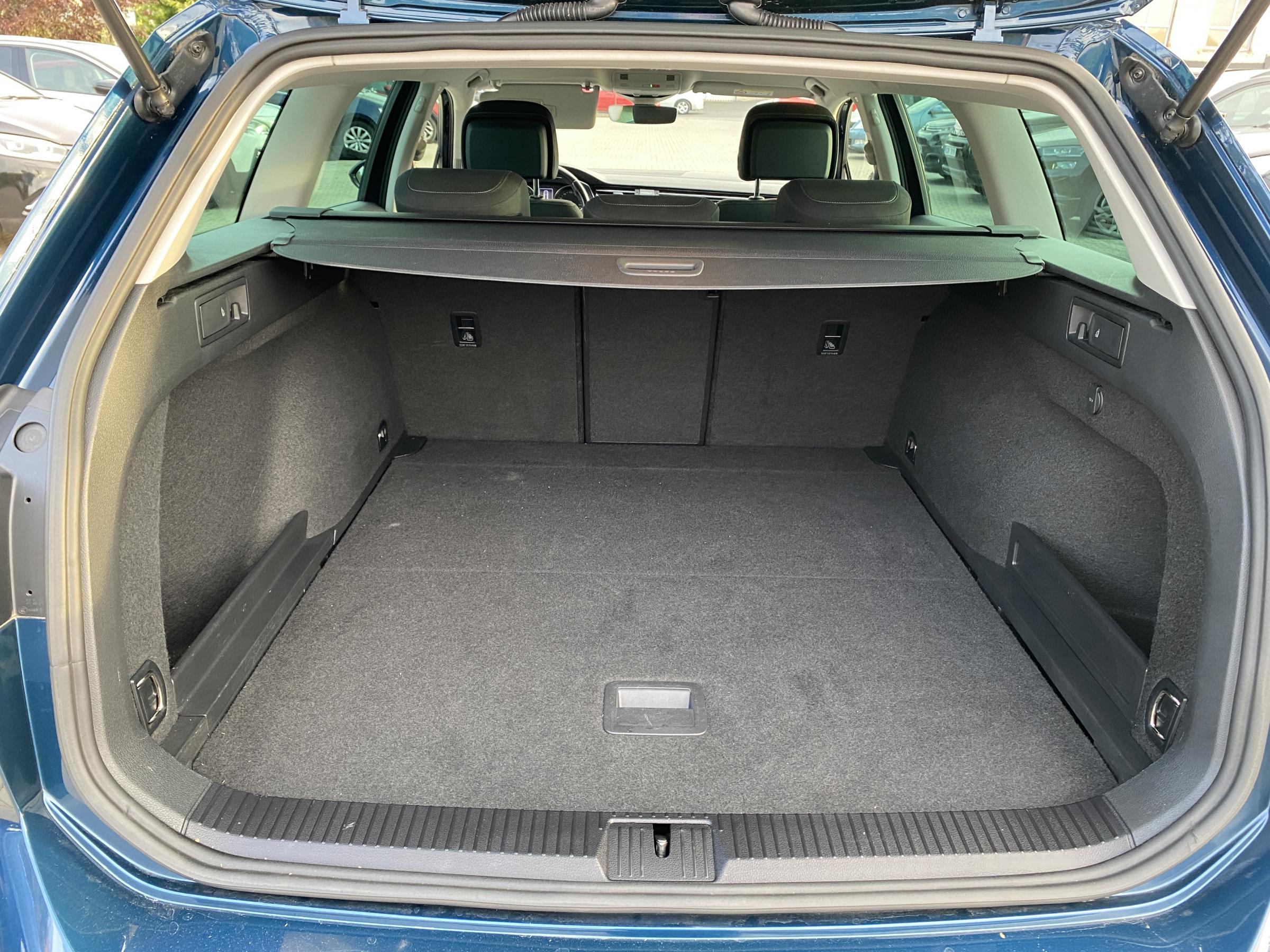 Volkswagen Passat, 2020 - pohled č. 7