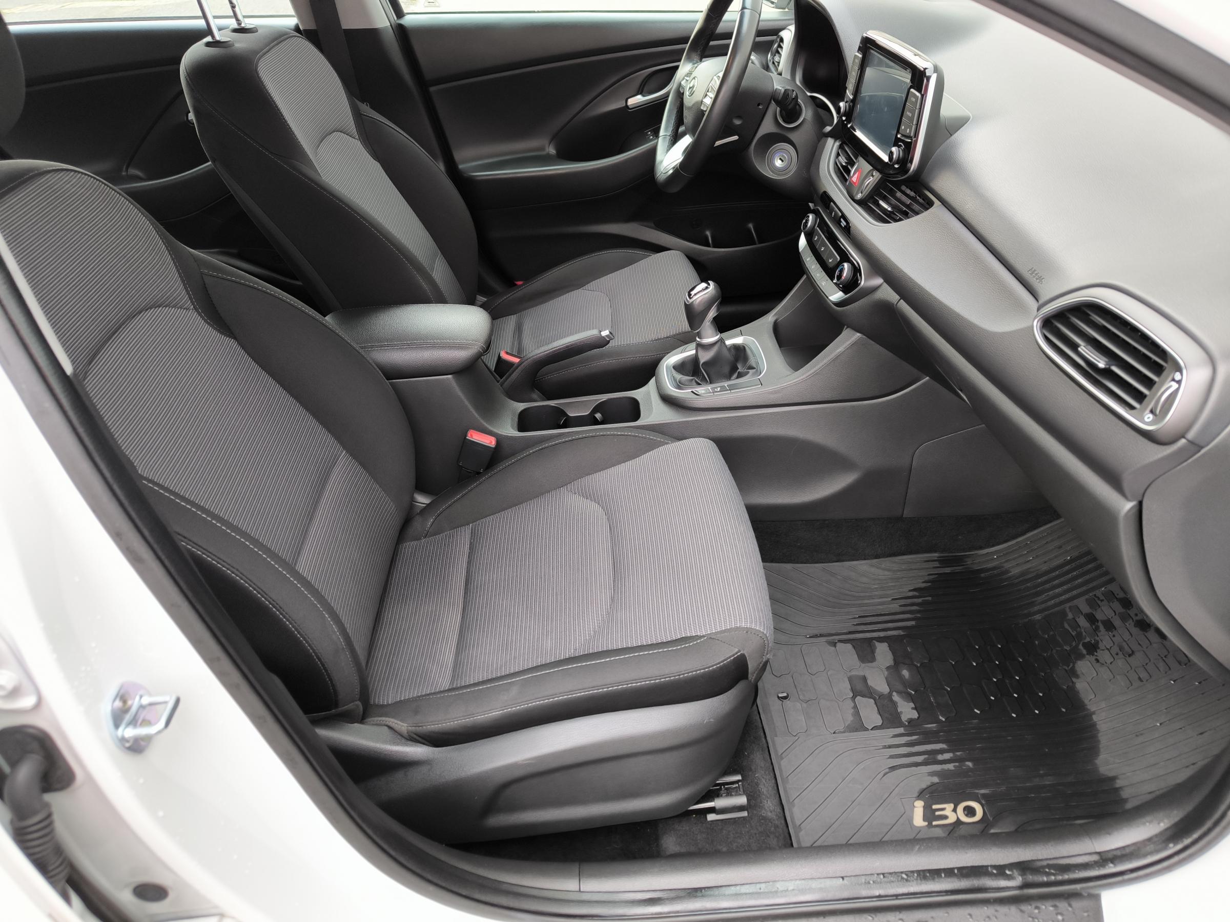 Hyundai i30, 2020 - pohled č. 12