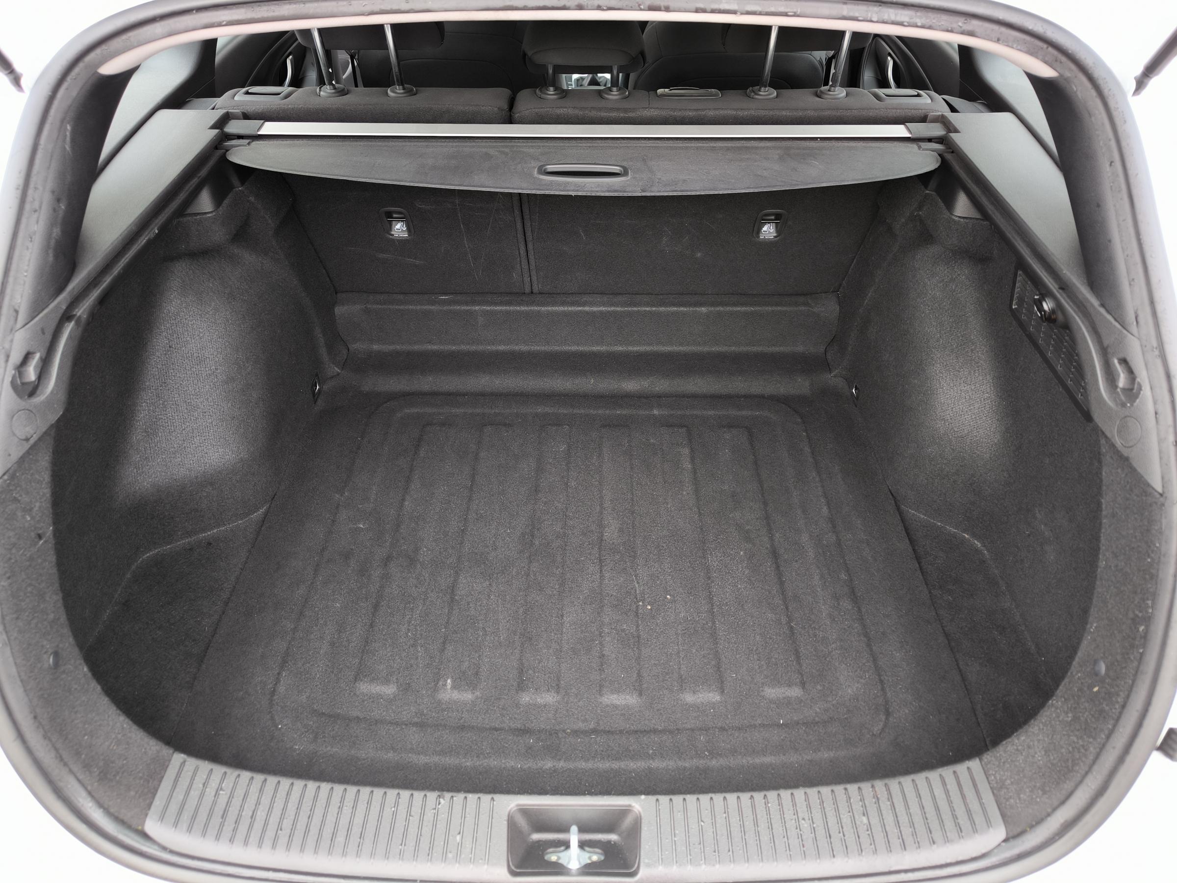 Hyundai i30, 2020 - pohled č. 8