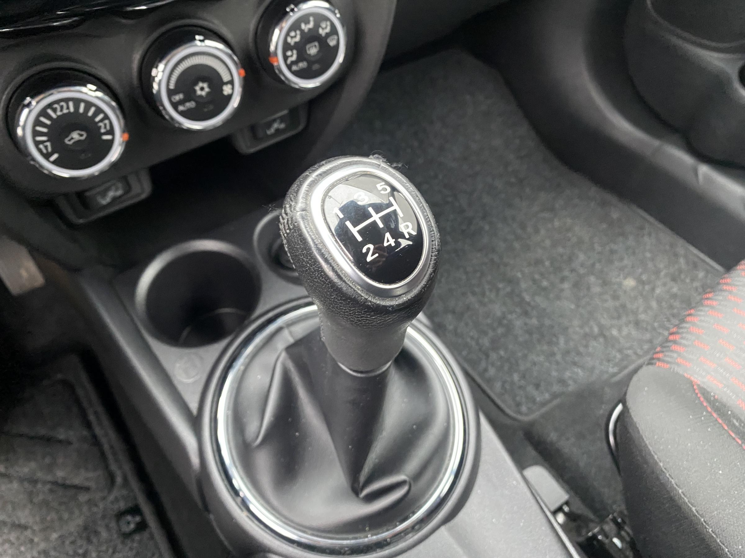 Mitsubishi ASX, 2017 - pohled č. 16