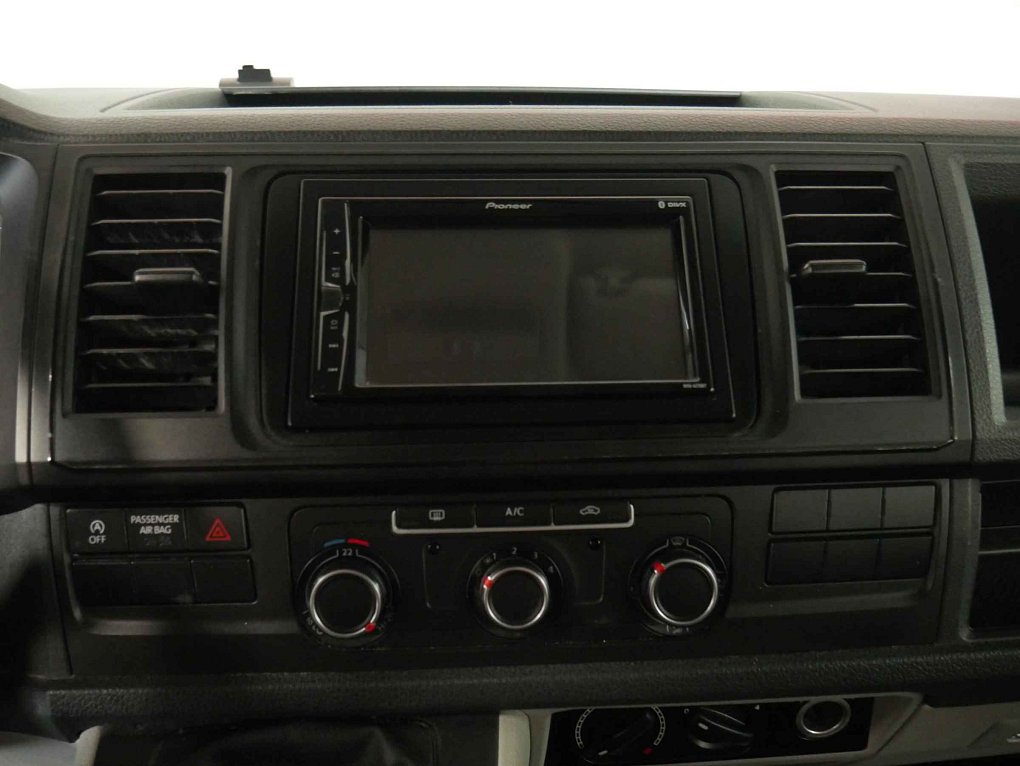 Volkswagen Transporter 2.0TDi  9míst