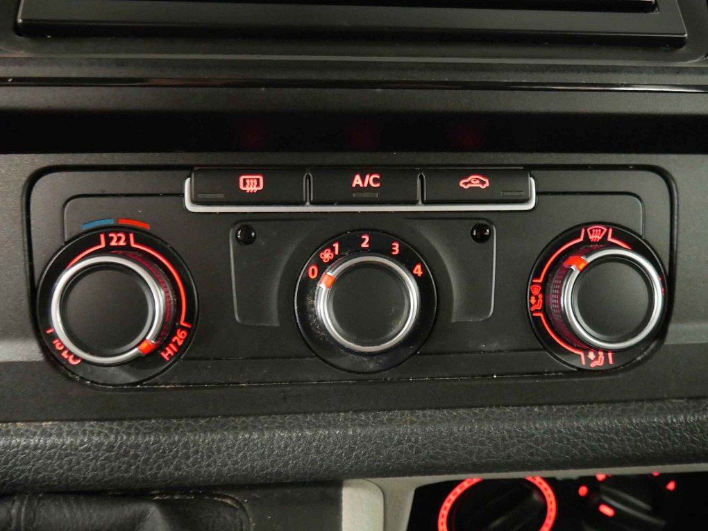 Volkswagen Transporter 2.0TDi  9míst
