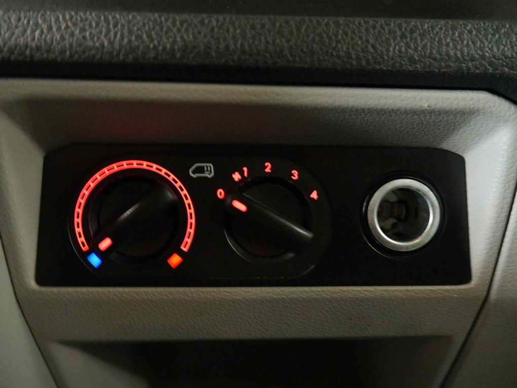 Volkswagen Transporter 2.0TDi  9míst