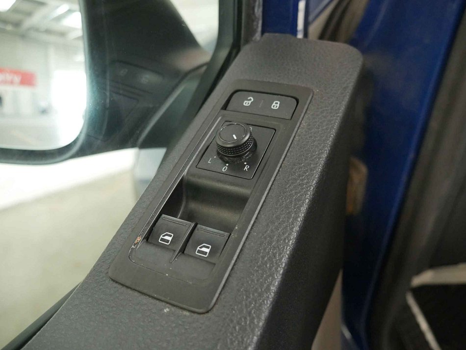 Volkswagen Transporter 2.0TDi  9míst