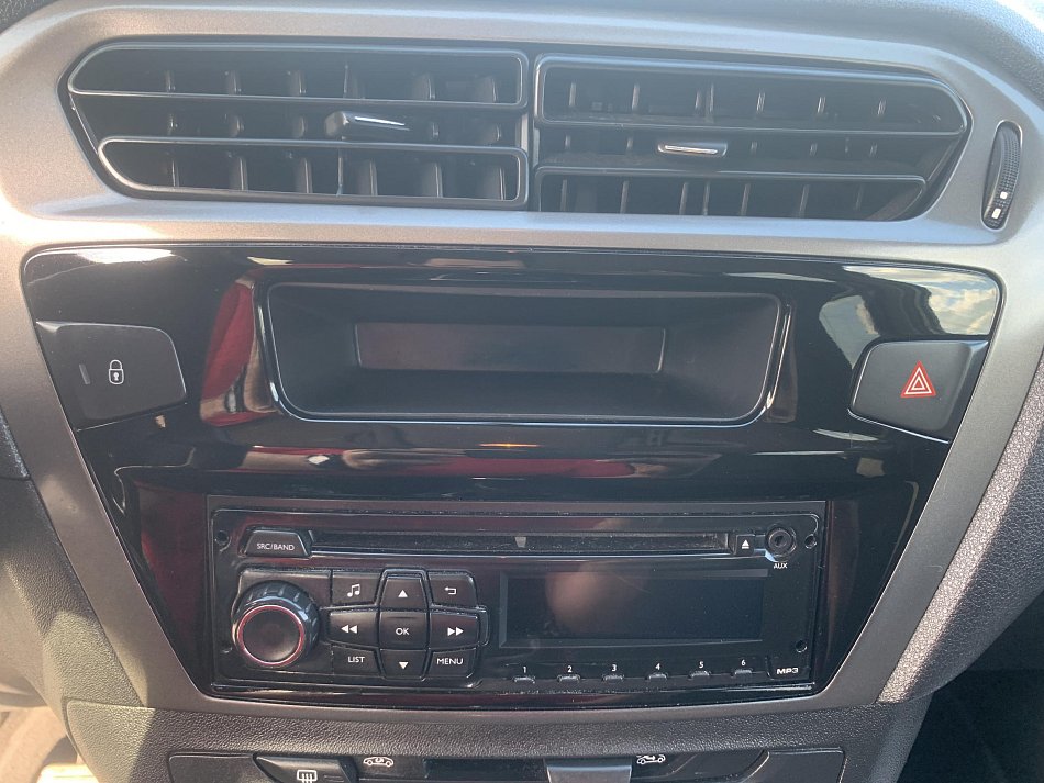 Peugeot 301 1.2 i Active