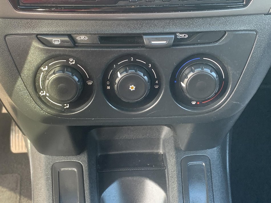 Peugeot 301 1.2 i Active