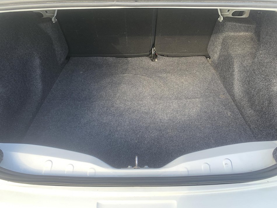 Peugeot 301 1.2 i Active