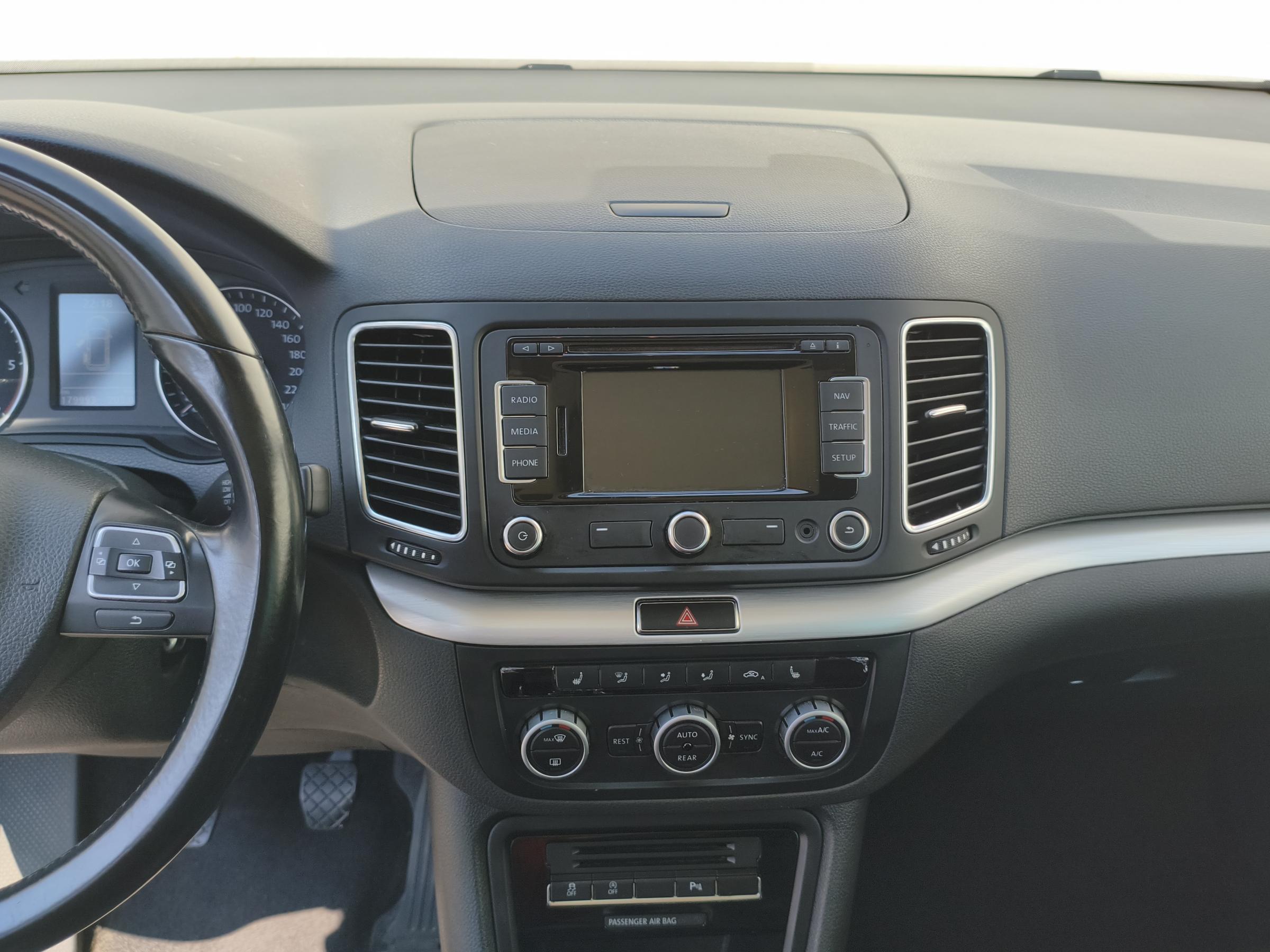 Volkswagen Sharan, 2015 - pohled č. 11