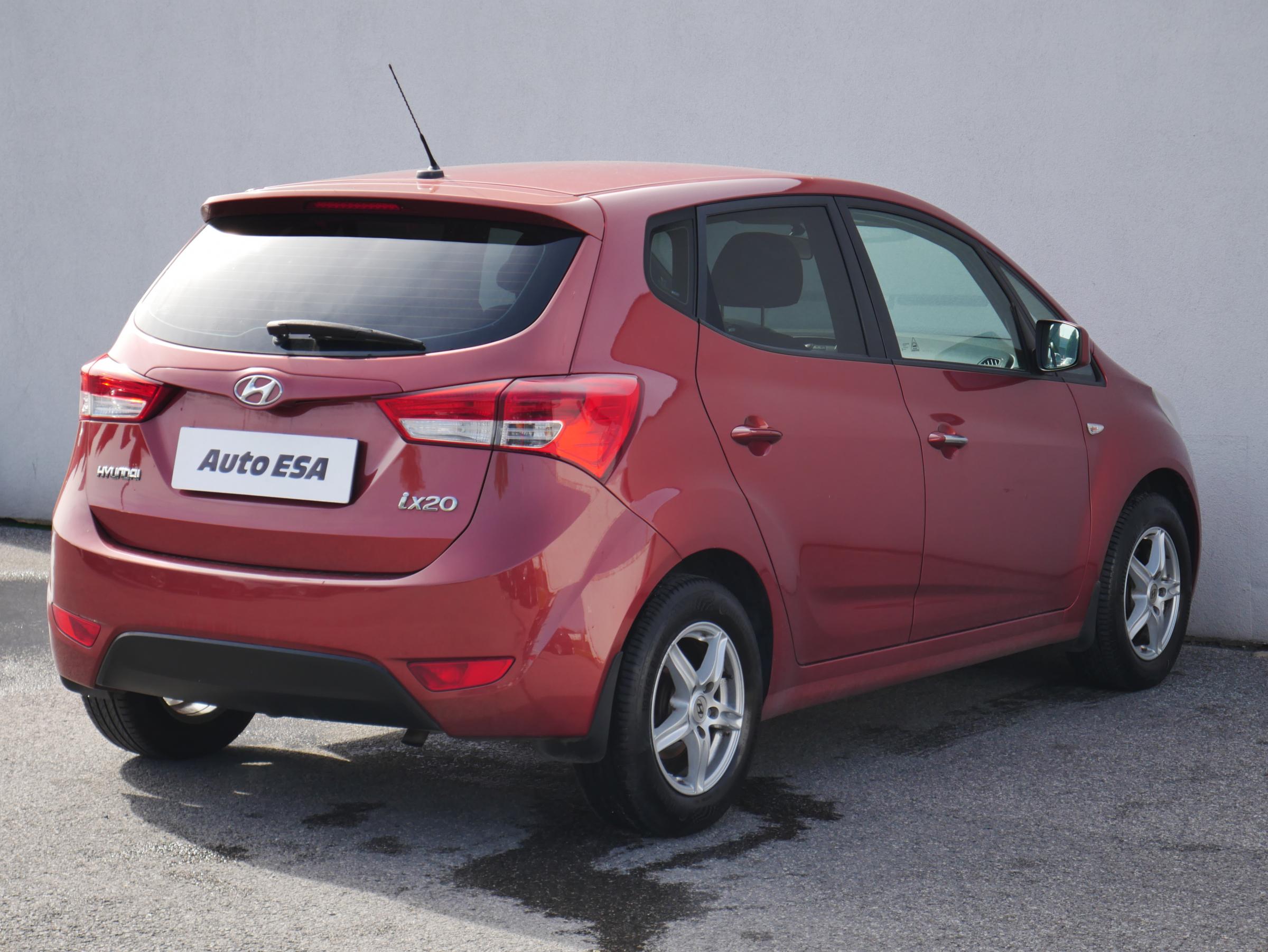 Hyundai ix20, 2011 - pohled č. 4