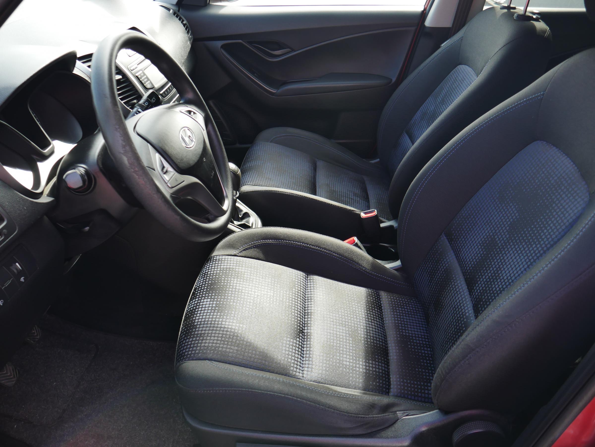 Hyundai ix20, 2011 - pohled č. 9