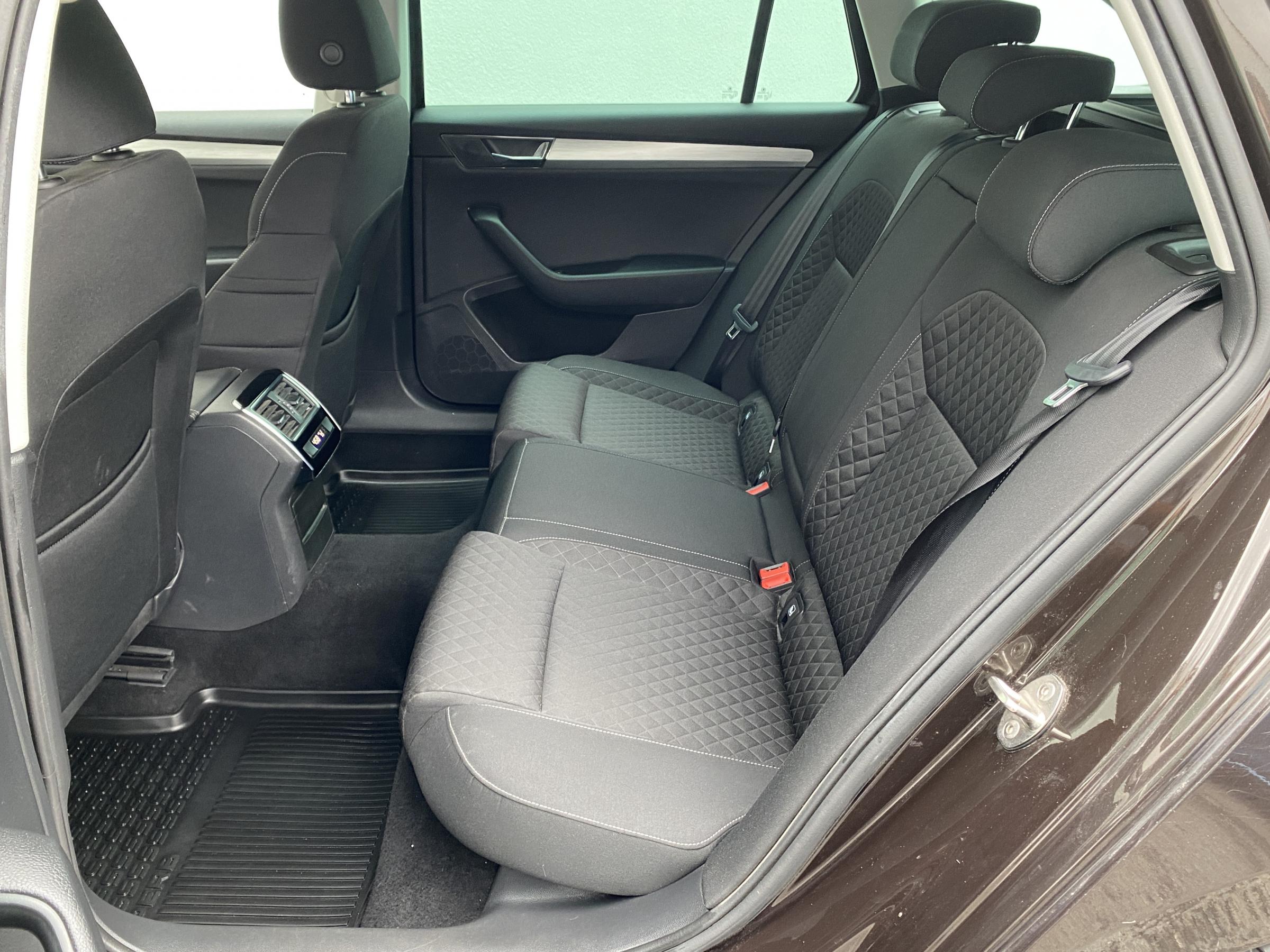 Škoda Superb III, 2020 - pohled č. 14