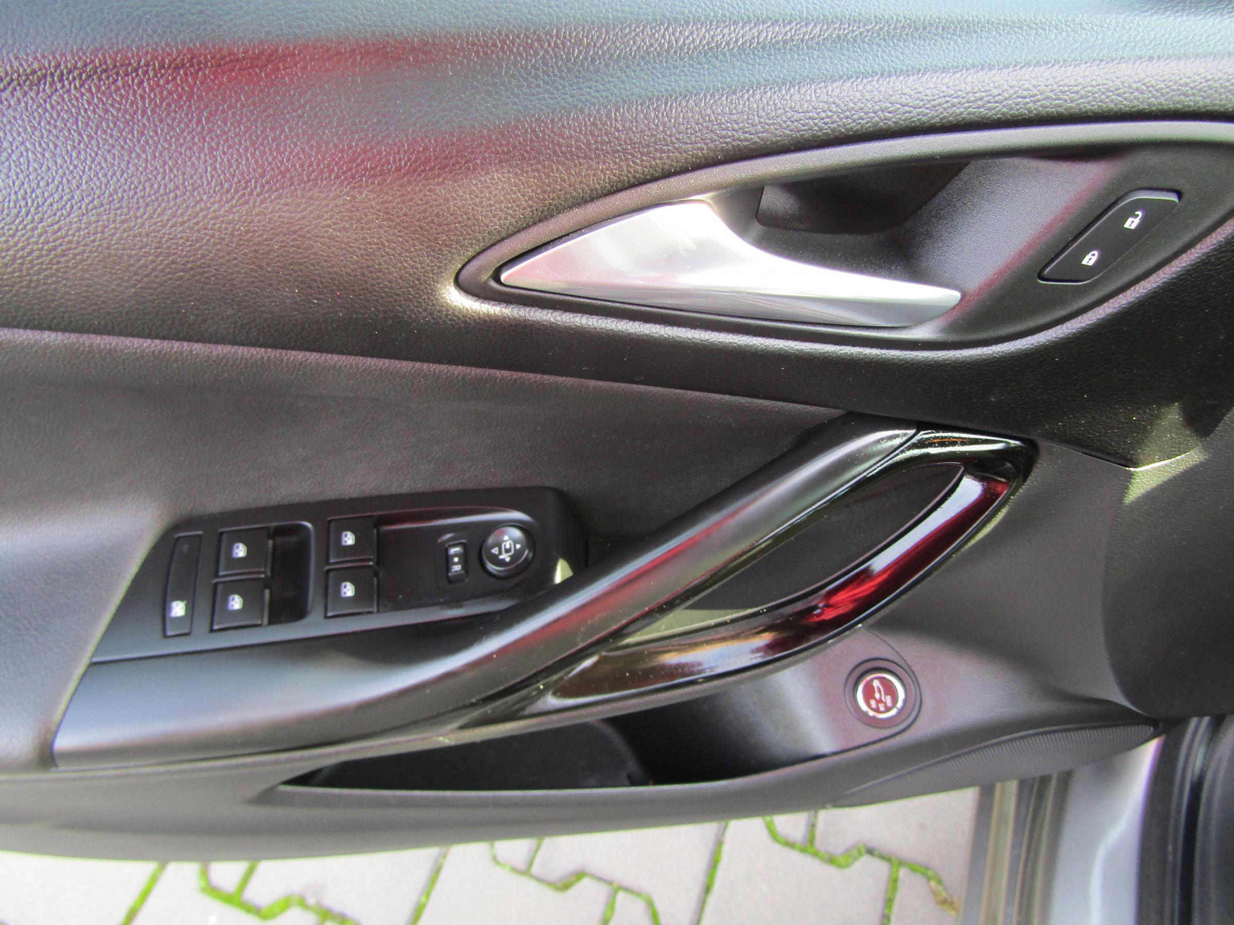 Opel Astra, 2021 - pohled č. 12