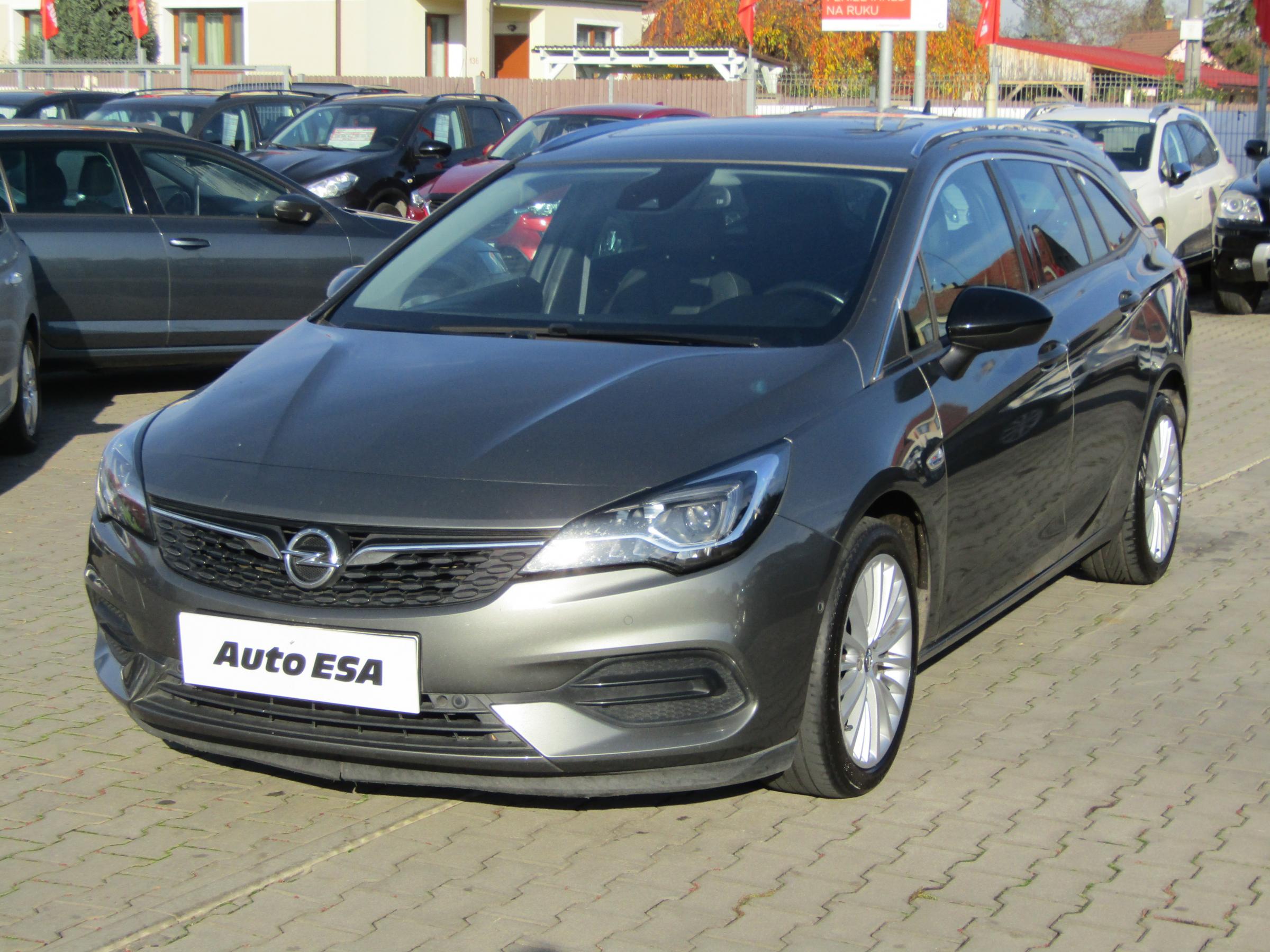 Opel Astra, 2021 - pohled č. 3