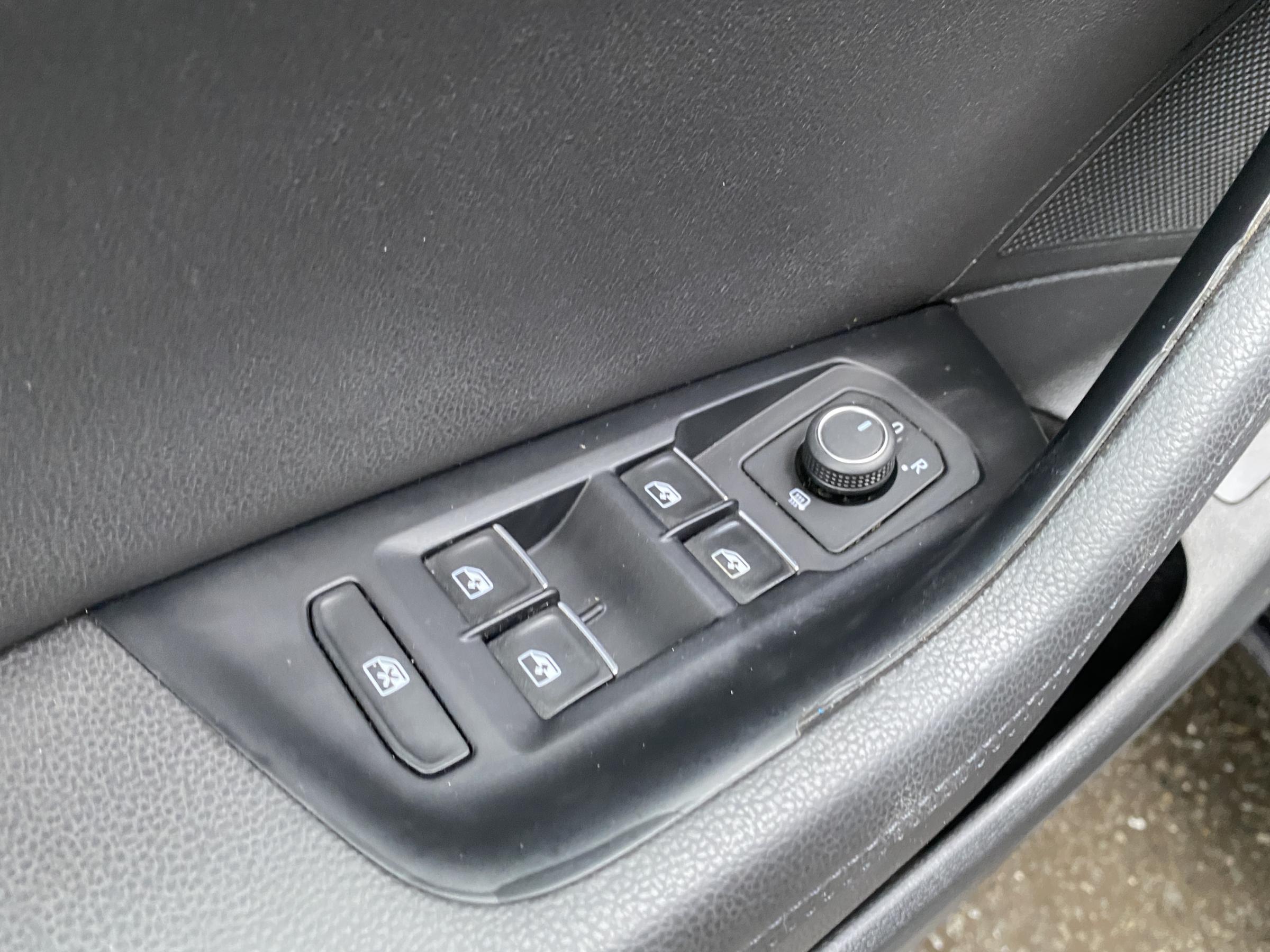 Volkswagen Passat, 2016 - pohled č. 13