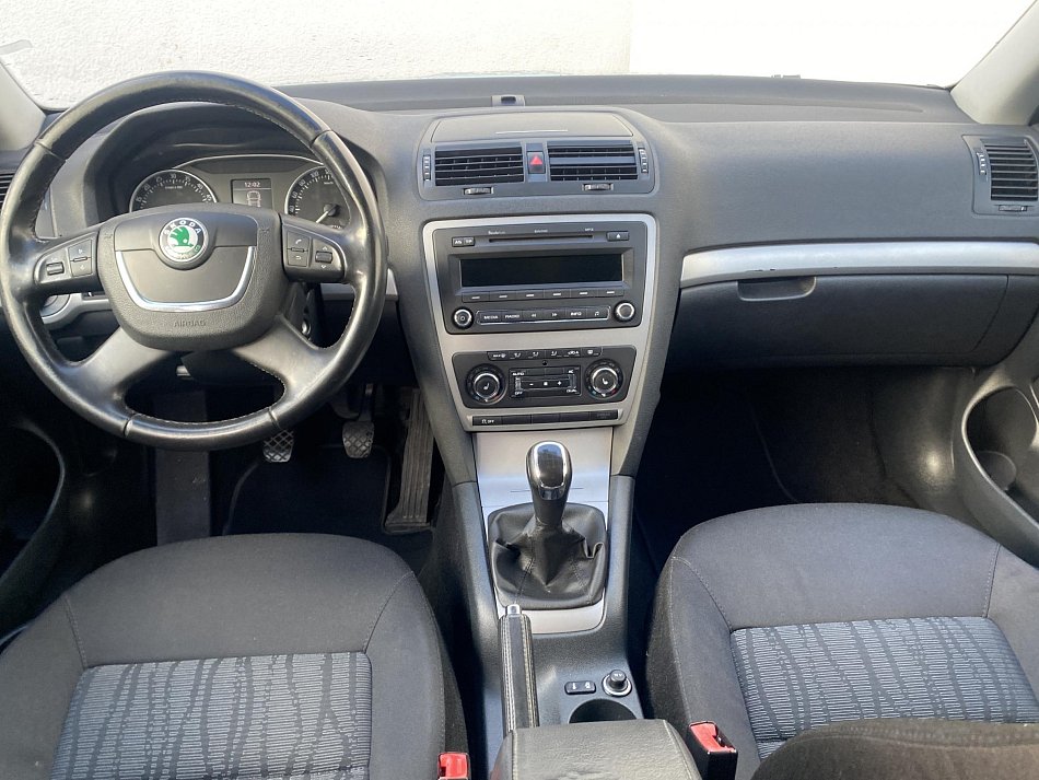 Škoda Octavia II 2.0TDi Elegance