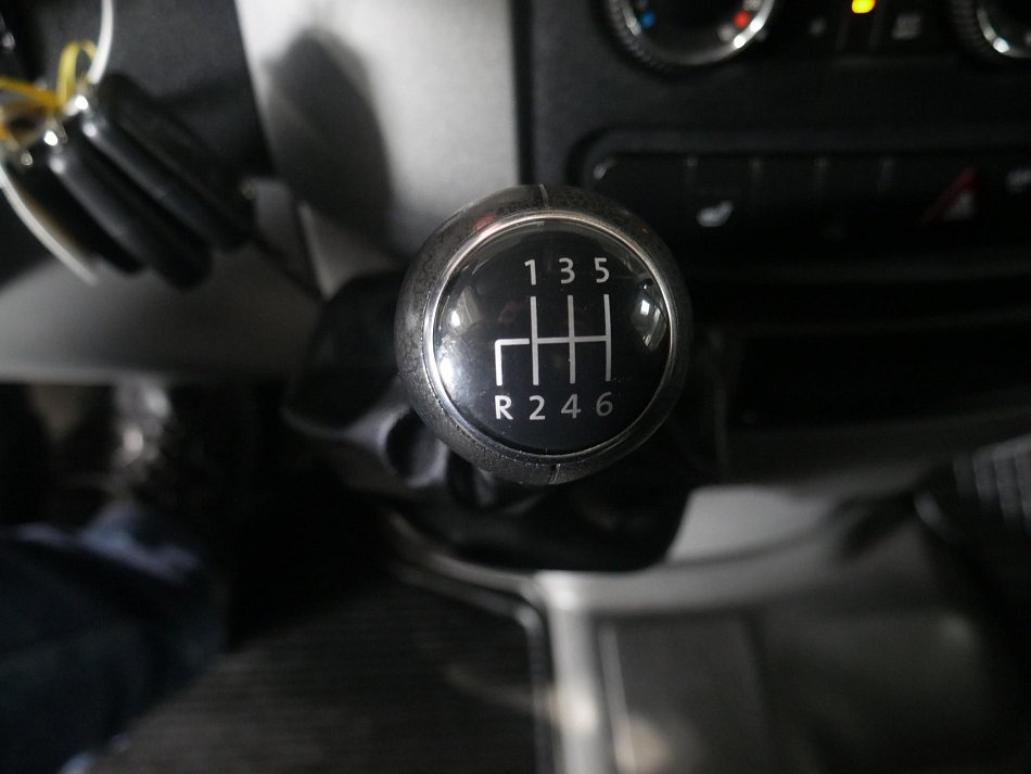 Volkswagen Crafter 2.0TDi  DÍLNA