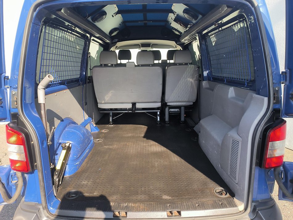Volkswagen Transporter 2.0TDi  L2H2 6míst