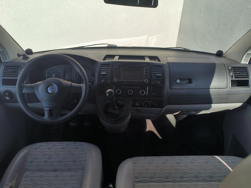 Volkswagen Transporter 2.0TDi  L2H2 6míst