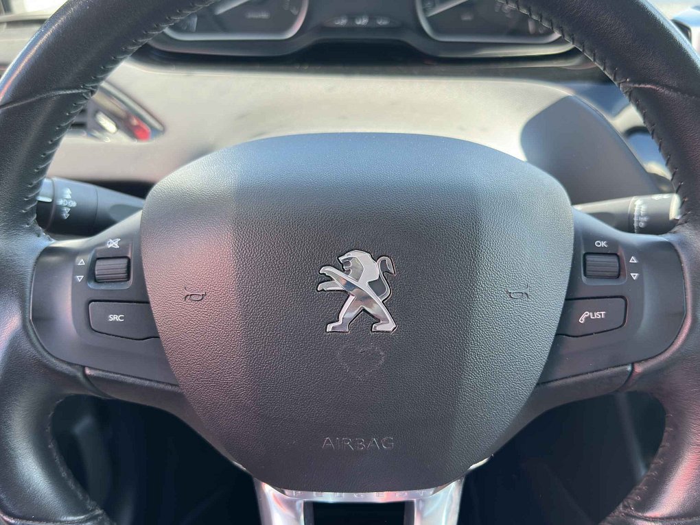Peugeot 208 1.2i 