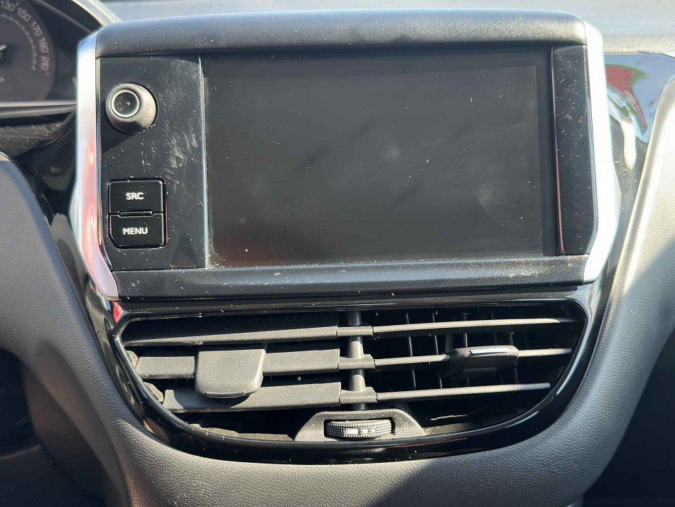 Peugeot 208 1.2i 