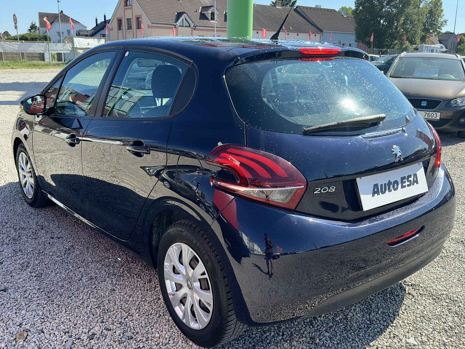 Peugeot 208 1.2i 