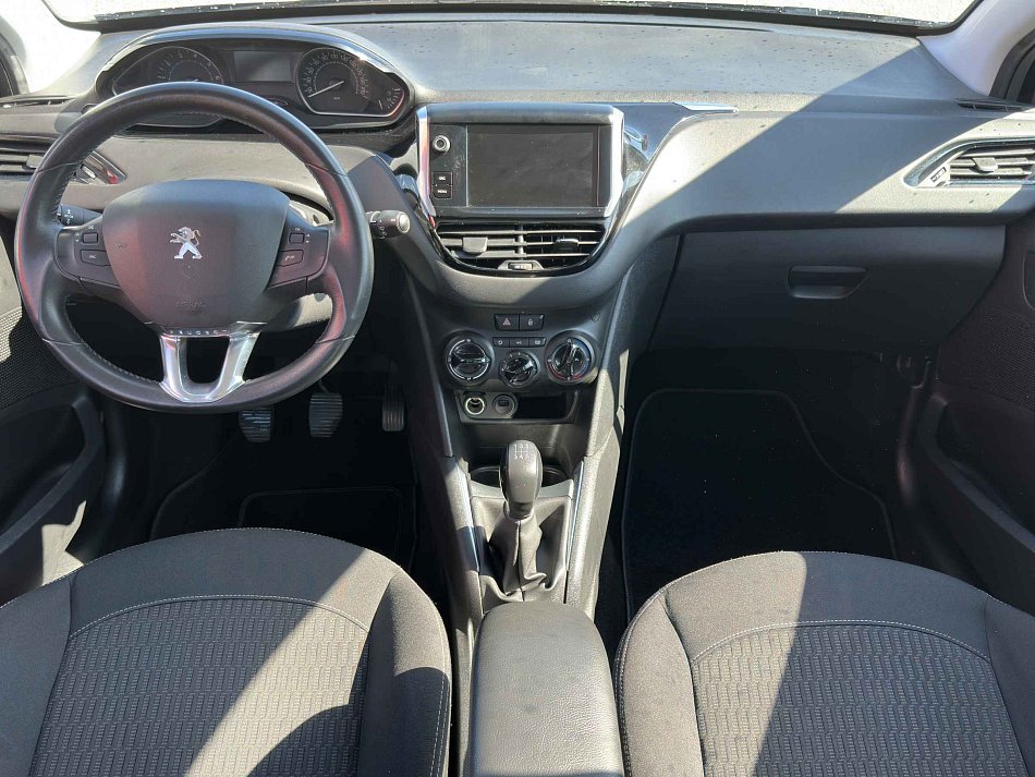 Peugeot 208 1.2i 