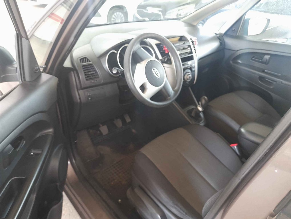 Kia Venga 1.4i 