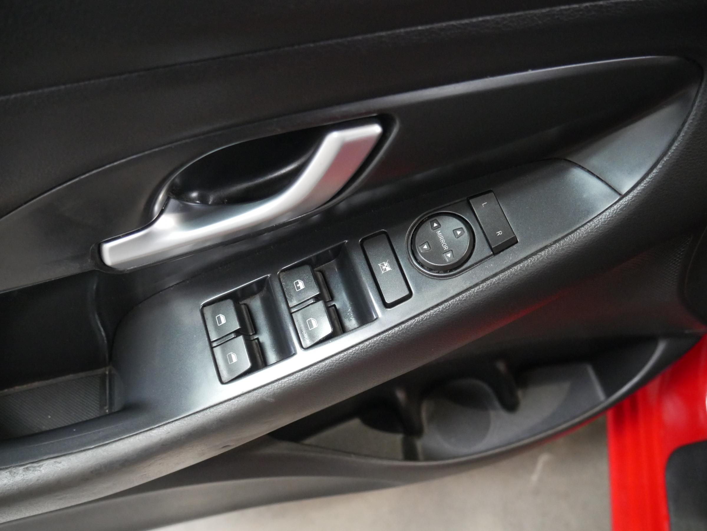 Hyundai i30, 2019 - pohled č. 11