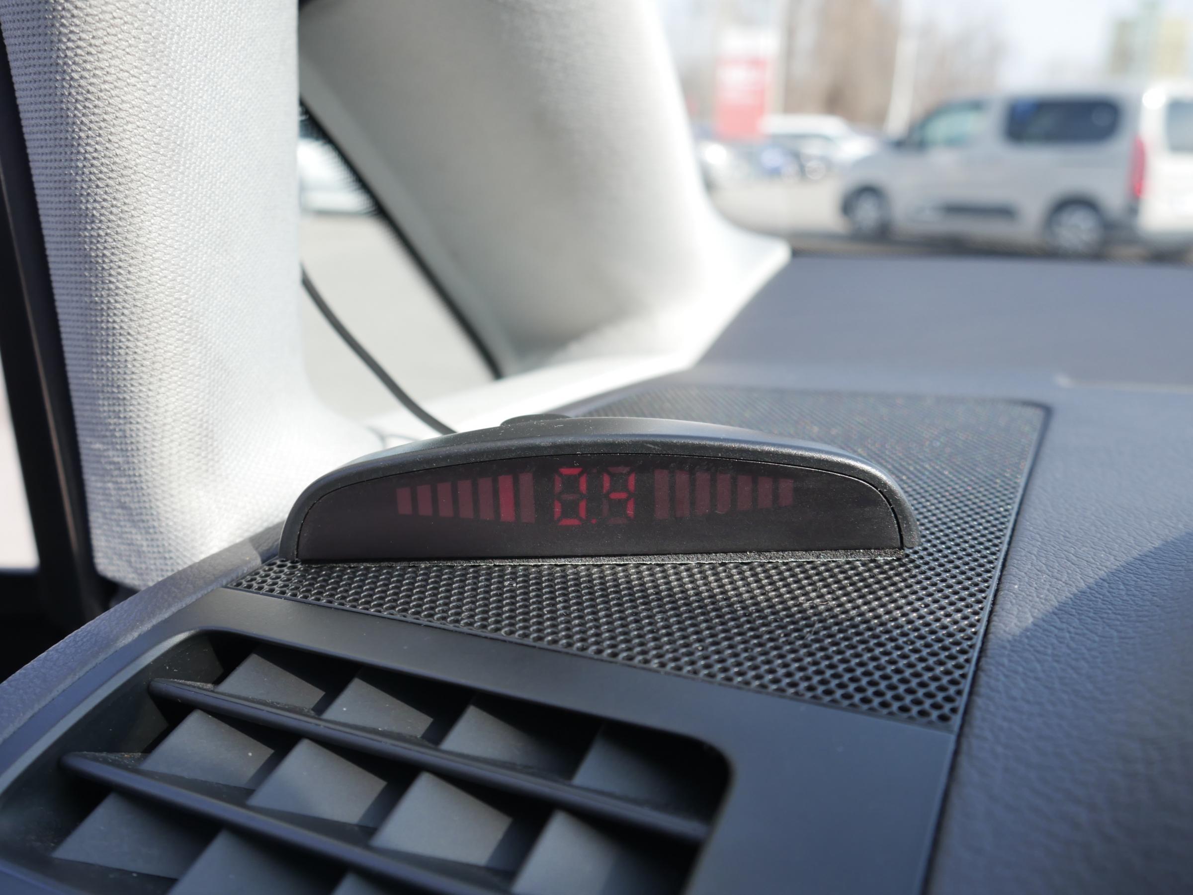 Volkswagen Touran, 2012 - pohled č. 14