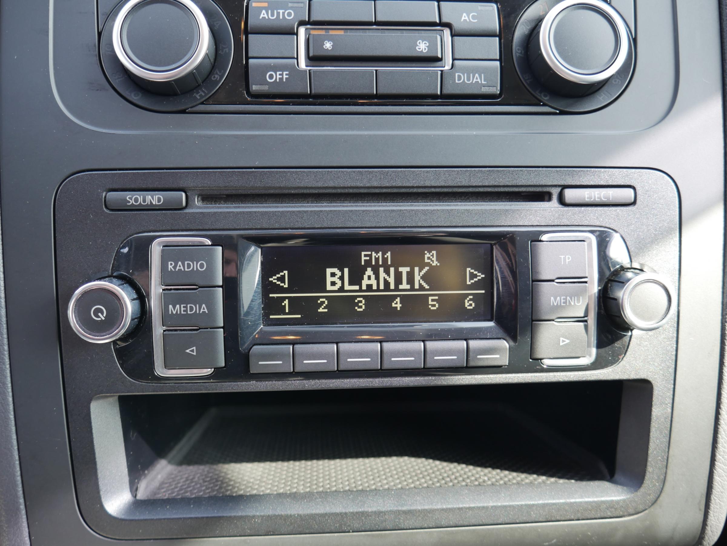 Volkswagen Touran, 2012 - pohled č. 16