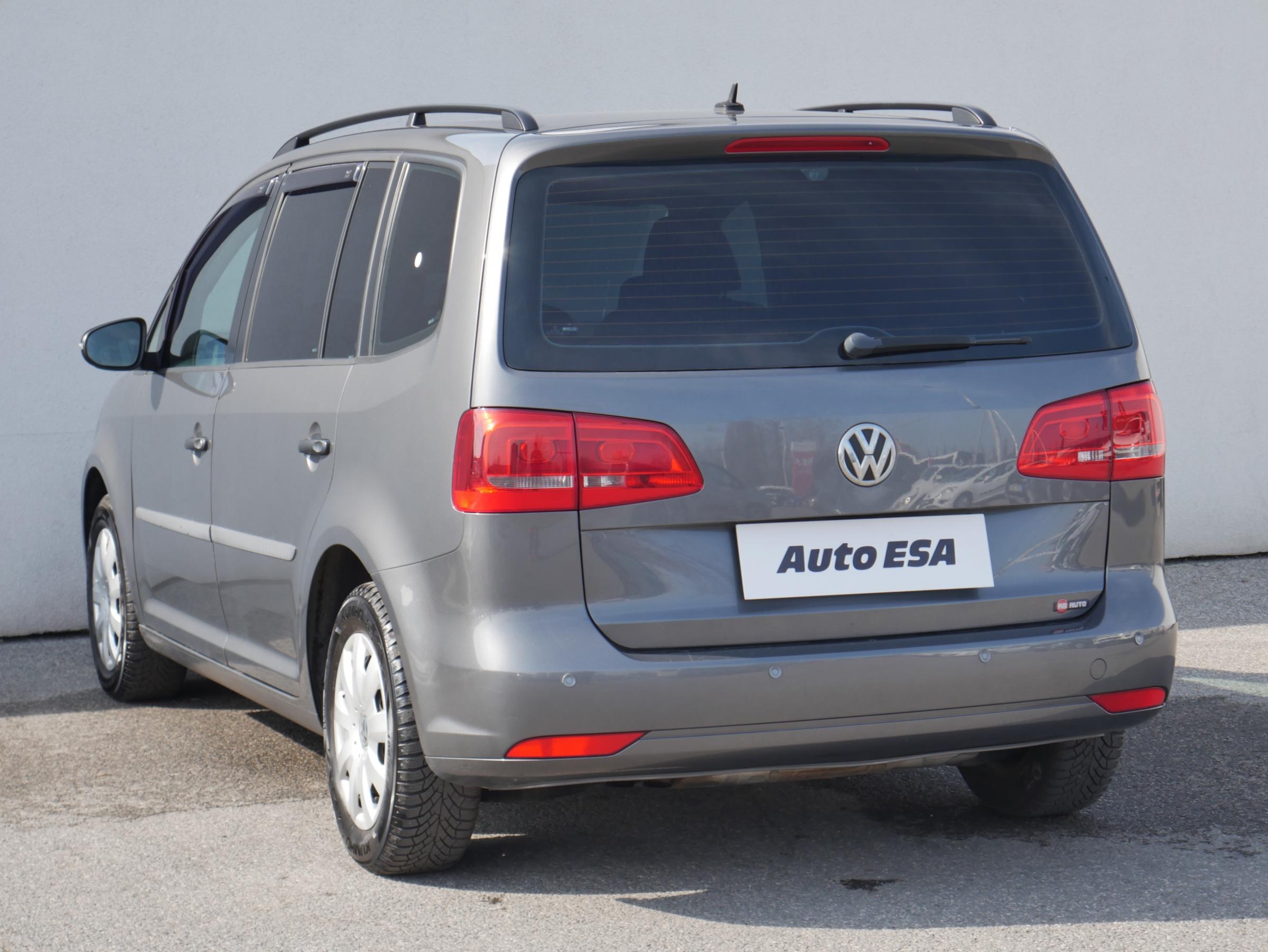 Volkswagen Touran, 2012 - pohled č. 6