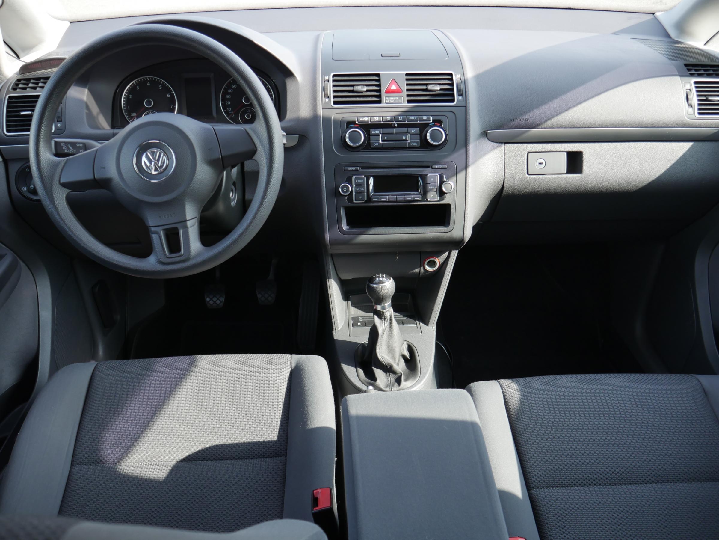 Volkswagen Touran, 2012 - pohled č. 8