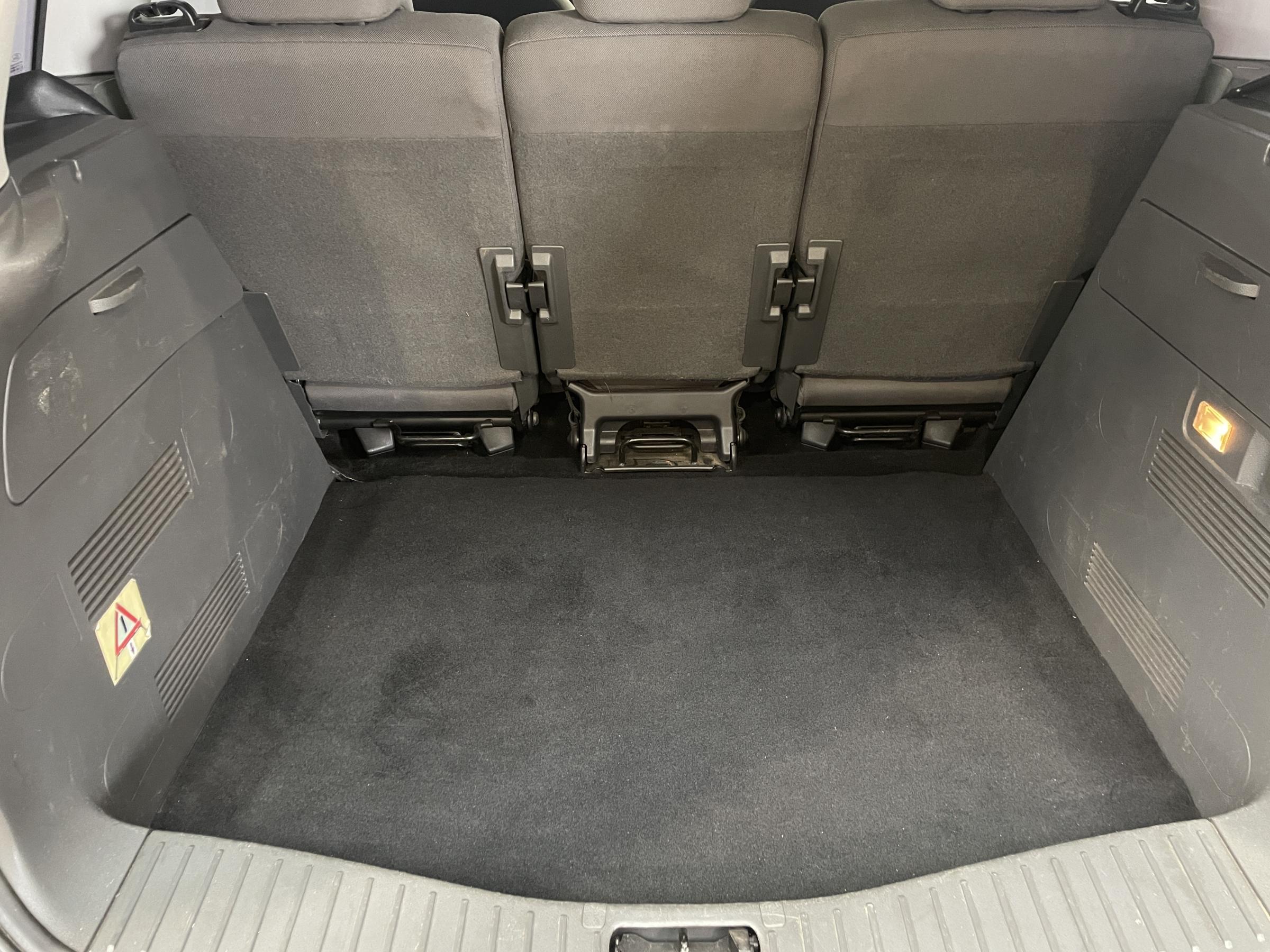 Ford C-MAX, 2008 - pohled č. 7