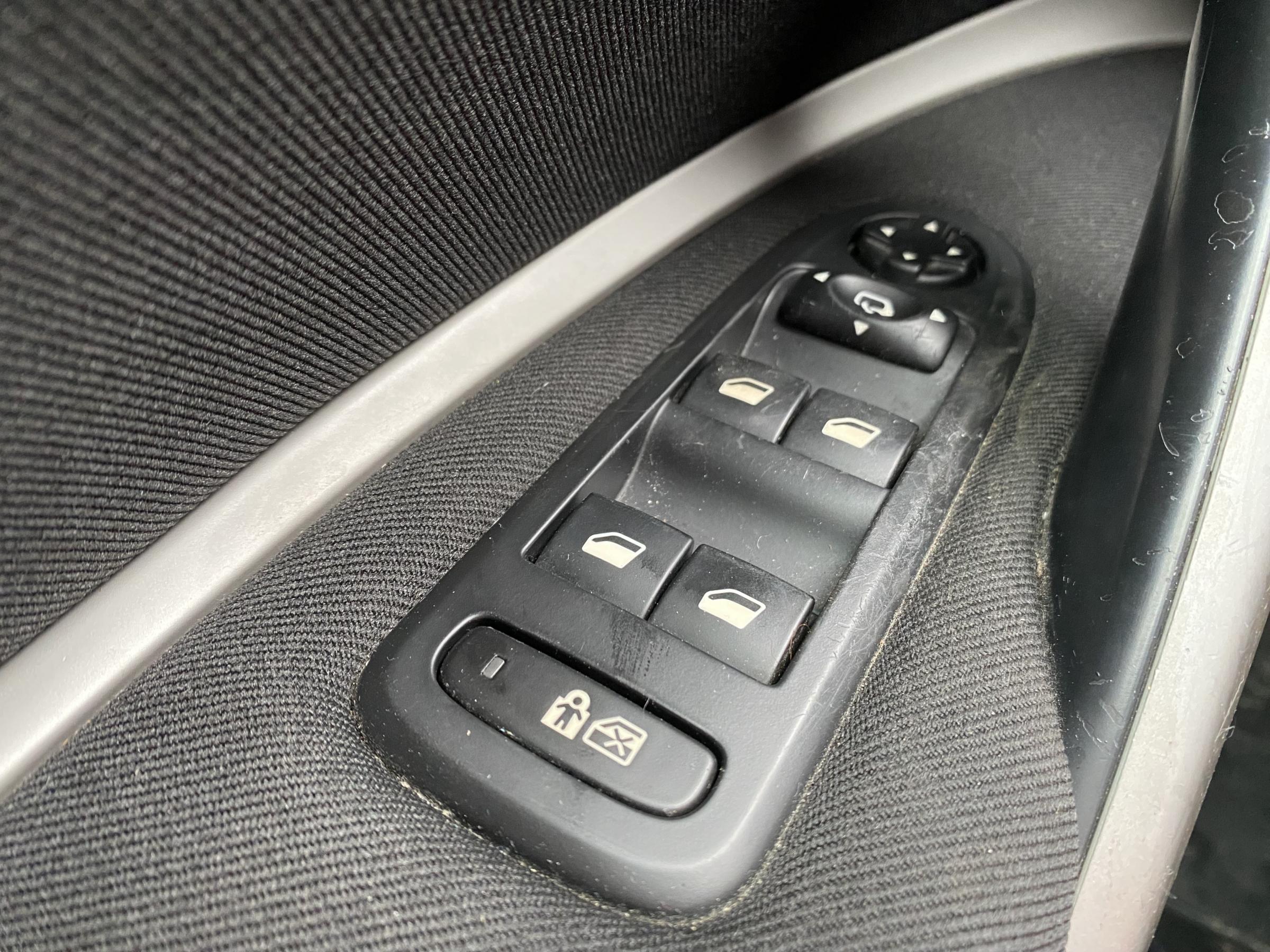 Citroën C5, 2011 - pohled č. 11