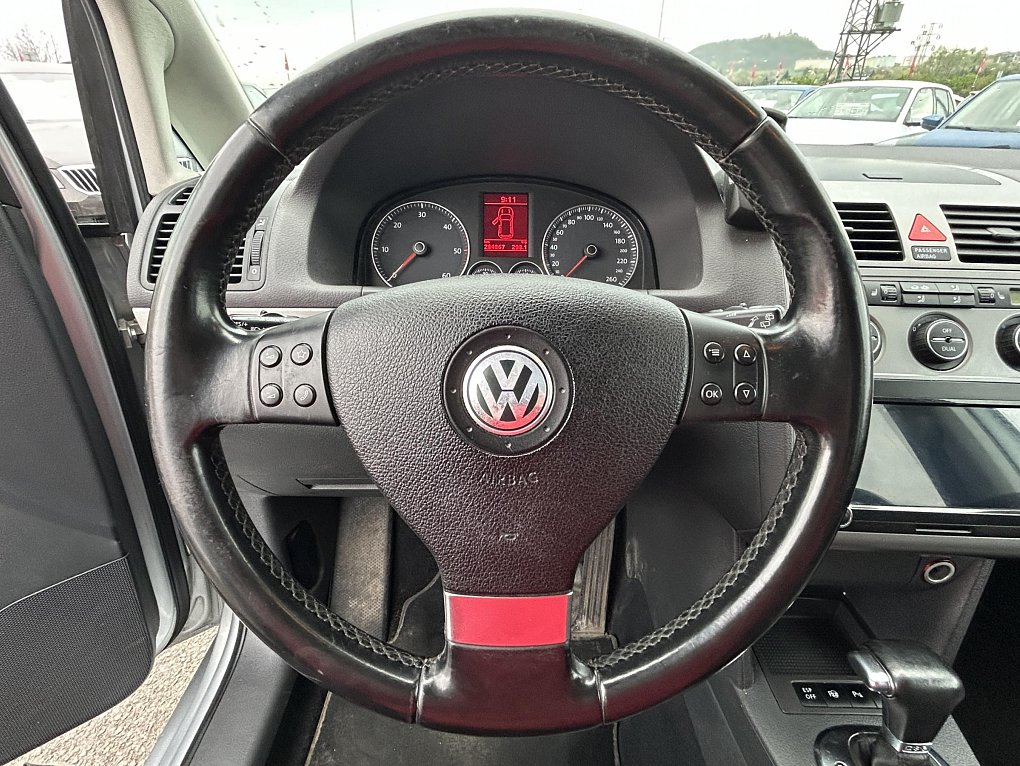 Volkswagen Touran 2.0TDi 