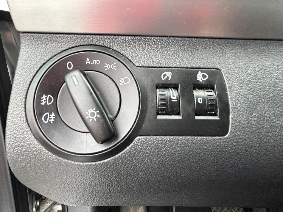 Volkswagen Touran 2.0TDi 